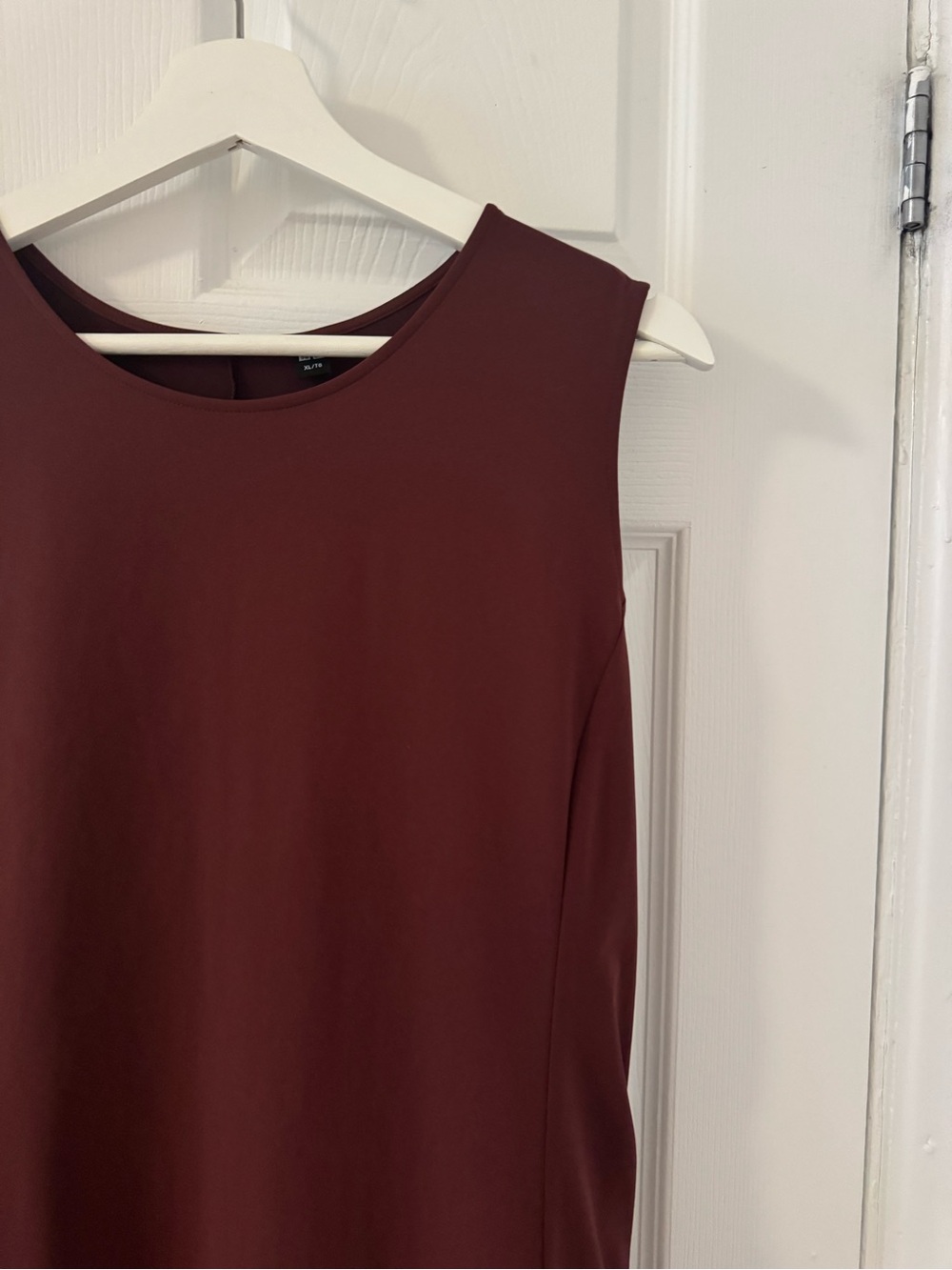 BNWOT - Uniqlo AIRism Sleeveless Dress in Burgundy Wine - Picture 3 of 5